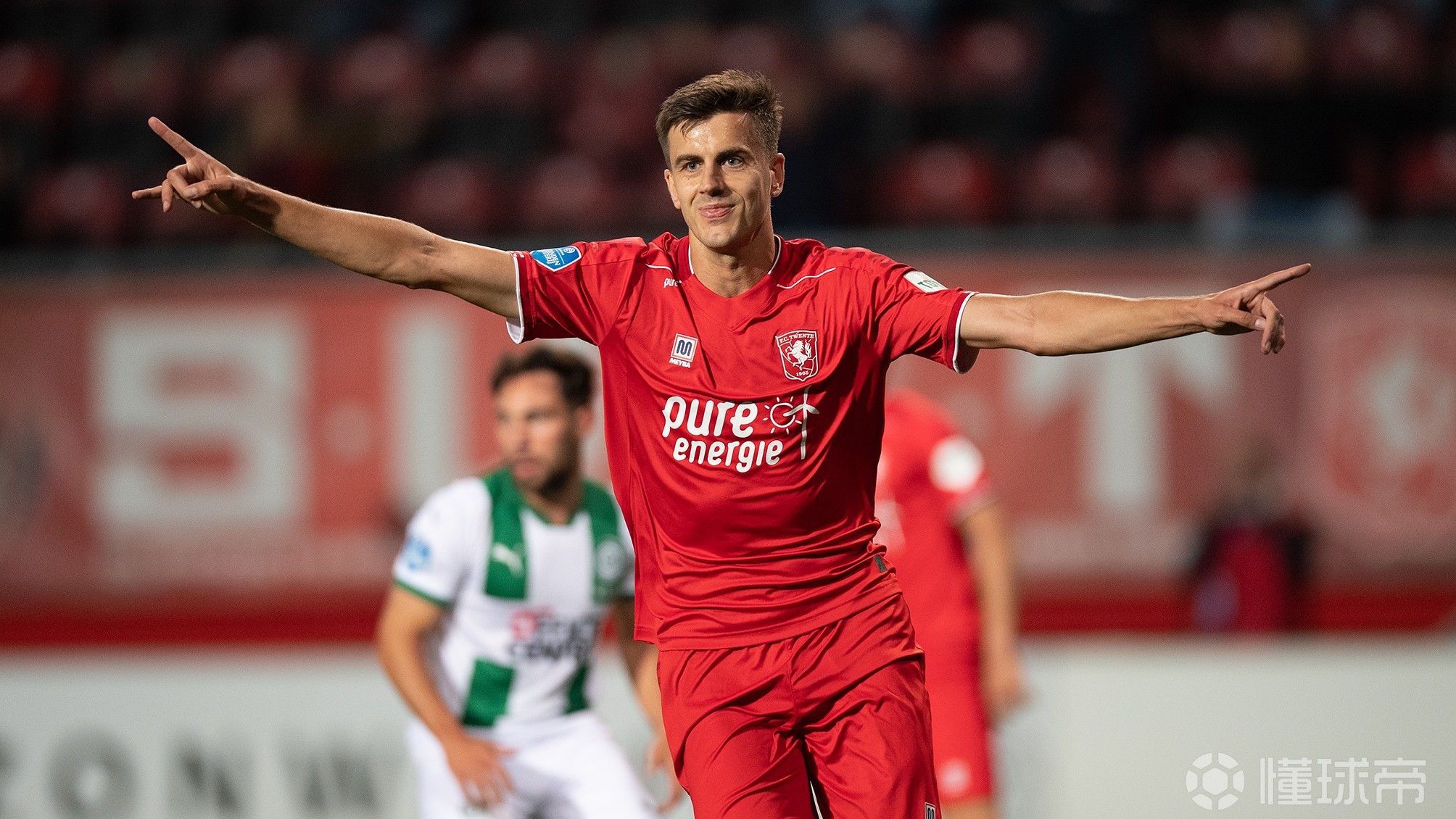 关于冲刺阶段荷甲传出新动向；西汉姆豪取连胜；管理层表态：目标明确；球探报告显示潜力的信息